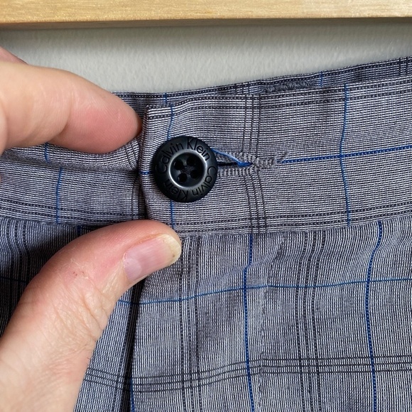 Calvin Klein Golf Men's Gray Checker Pattern Golf Shorts Flat Front Size 36 - Picture 4 of 13